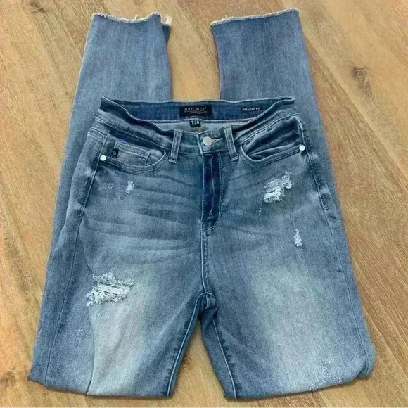 Judy Blue Slim Fit Destroyed Hem Straight Leg Denim 7 - Picture 1 of 15